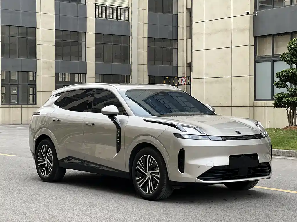 Lynk & Co 08 EM-P 2024 — фото 3