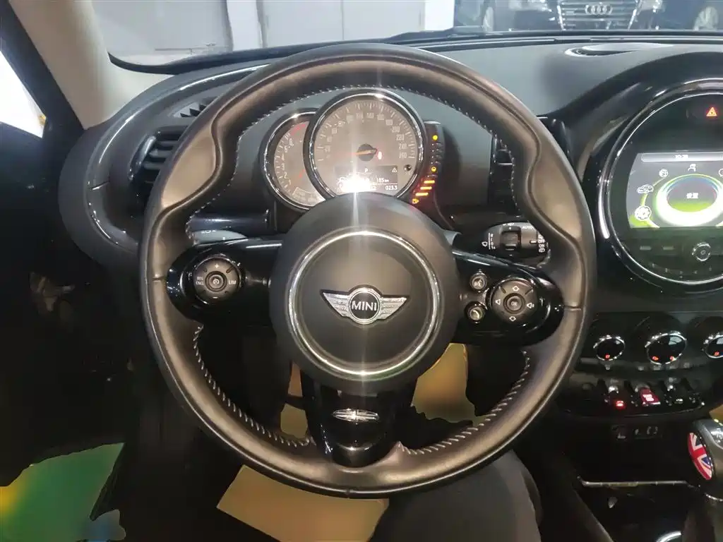 MINI Clubman 2017 — фото 11
