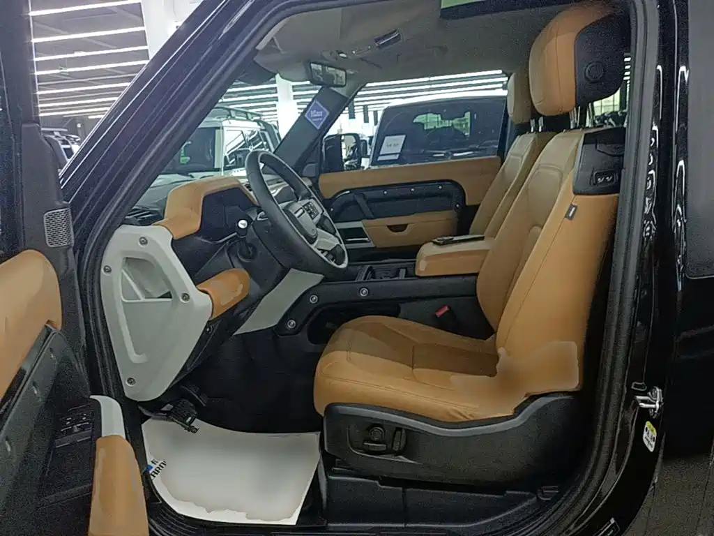 Land Rover Defender 2026 — фото 15