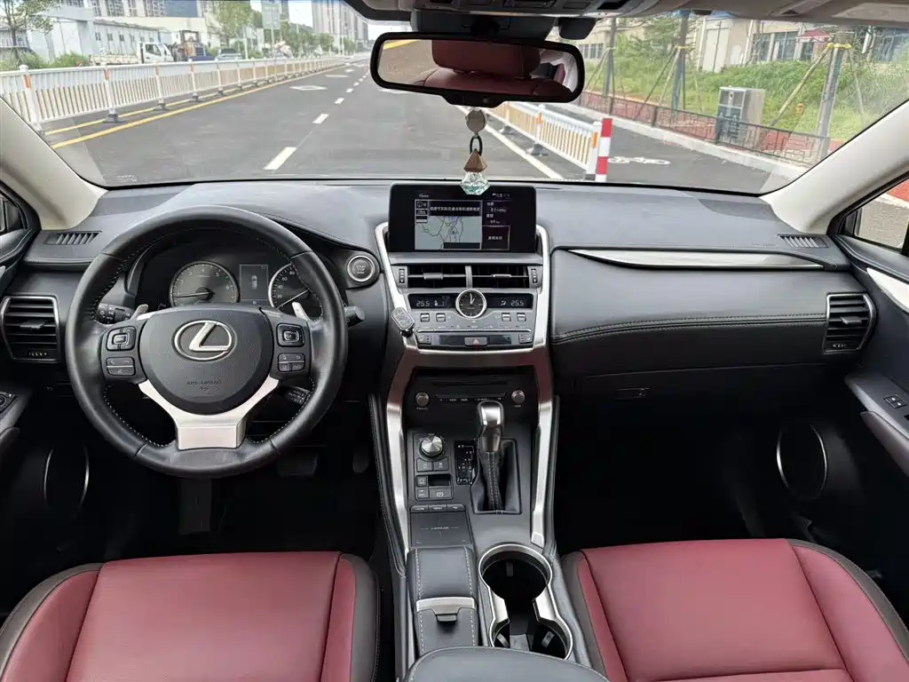 Lexus NX 2019