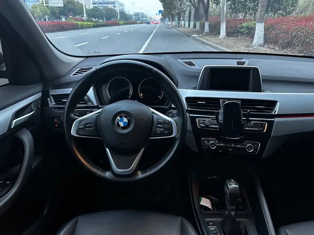 BMW X1 2019 — фото 12