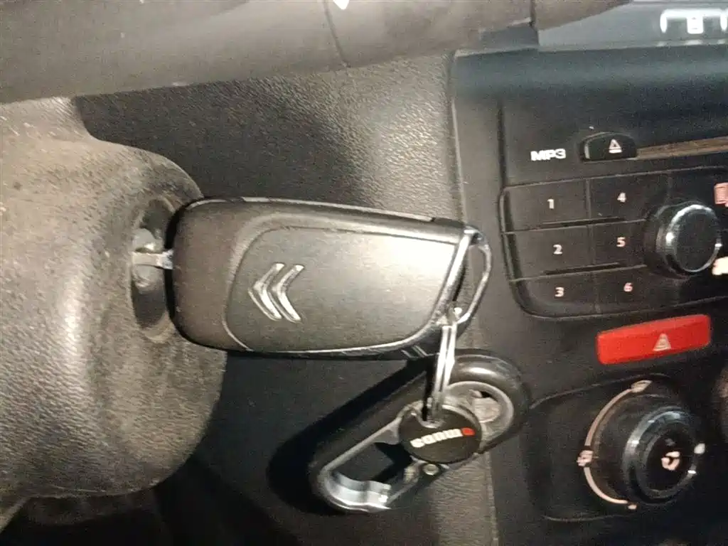 Citroen C4L 2015 — фото 9