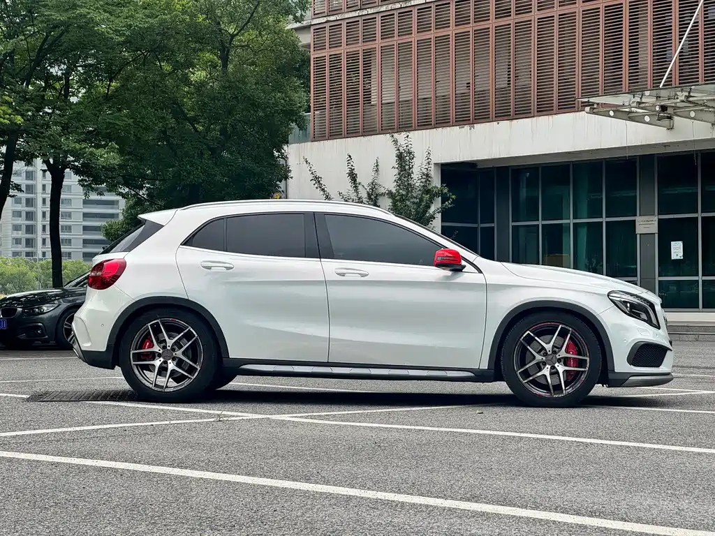 Mercedes-Benz GLA AMG 2016 — фото 8