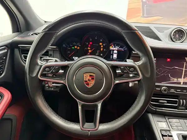 Porsche Macan 2021