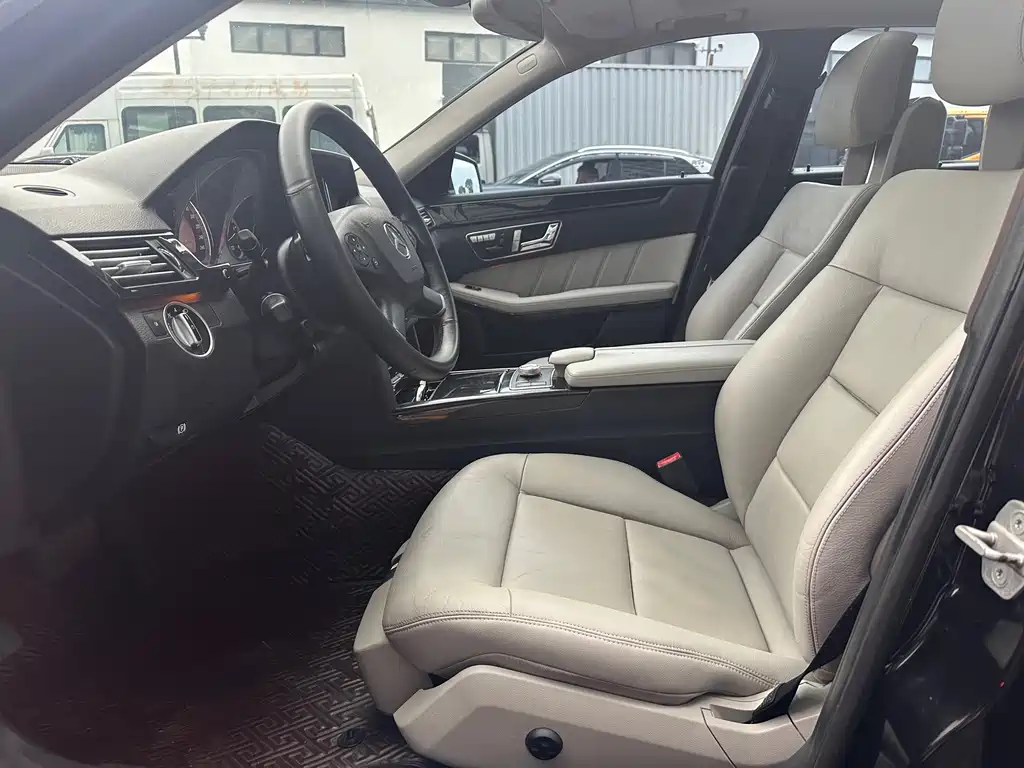 Mercedes-Benz E-Class 2011