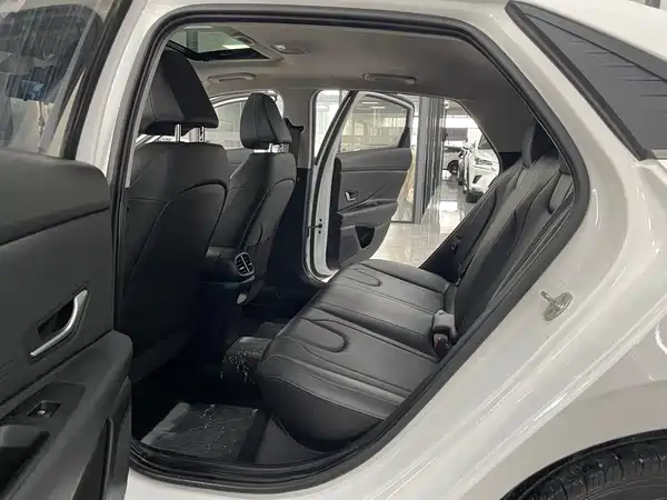 Hyundai Elantra 2023