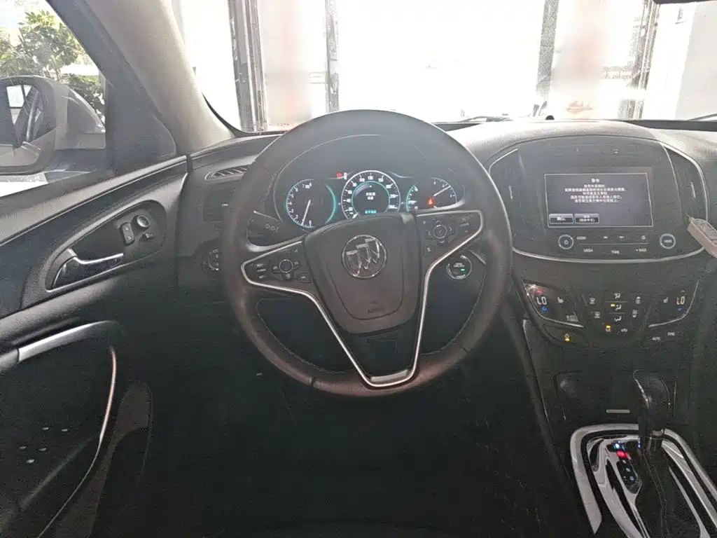 Buick Regal 2015 — фото 11