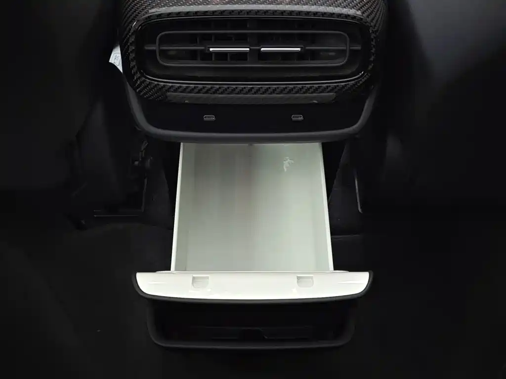Xiaomi SU7 Ultra 2025 — фото 10