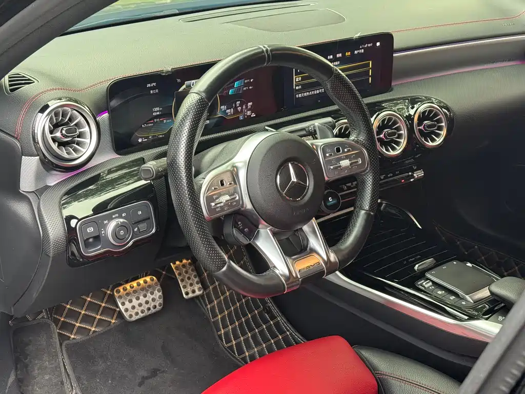 Mercedes-Benz A-Class AMG 2023 — фото 8
