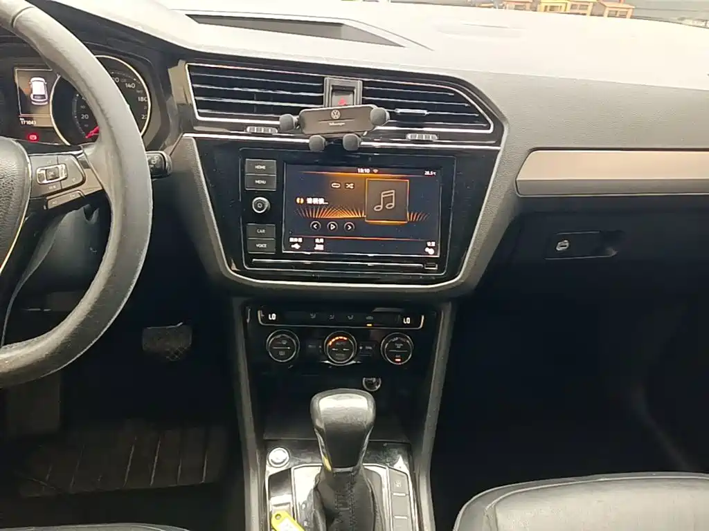 Volkswagen Tiguan L 2018 — фото 13