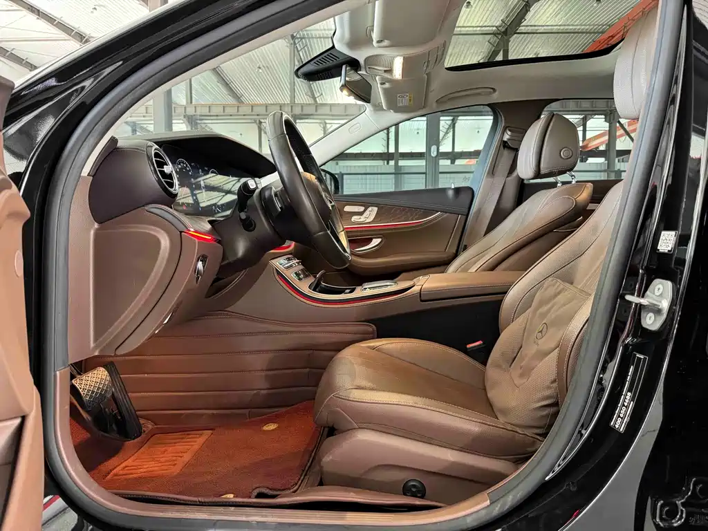 Mercedes-Benz E-Class 2023 — фото 4
