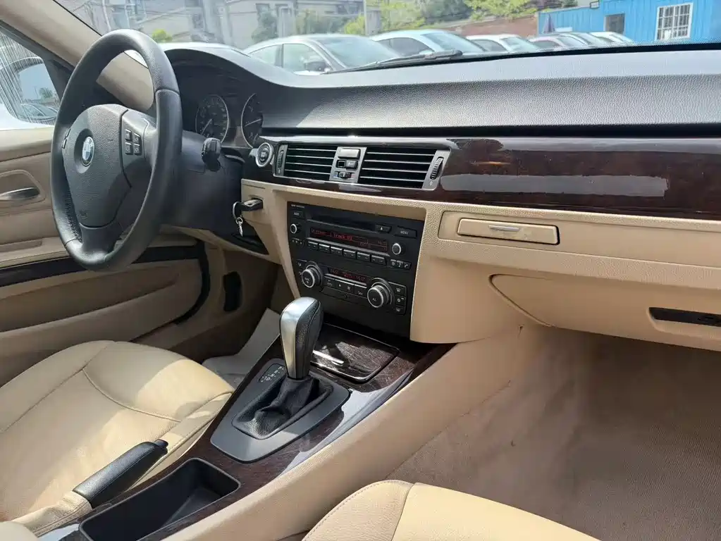 BMW 3 Series 2012 — фото 10