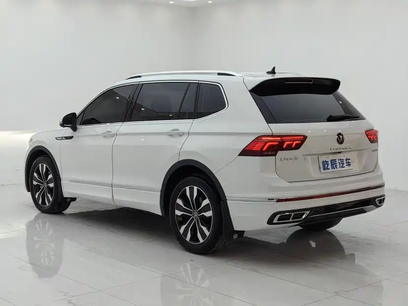 Volkswagen Tiguan L 2024 — фото 3