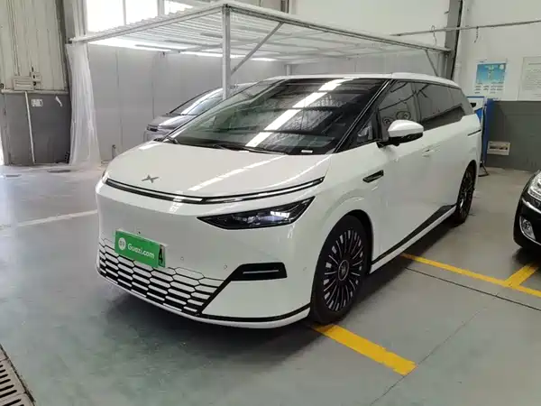 XPeng X9 2025