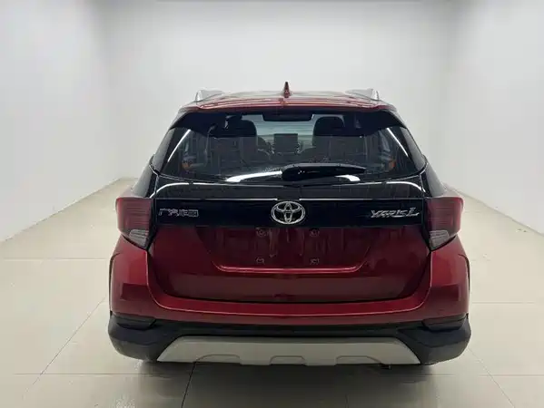 Toyota Yaris L 2022