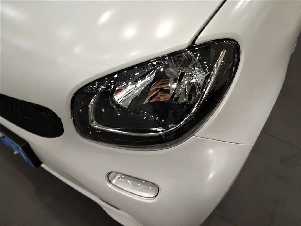 smart Fortwo 2017 — фото 24