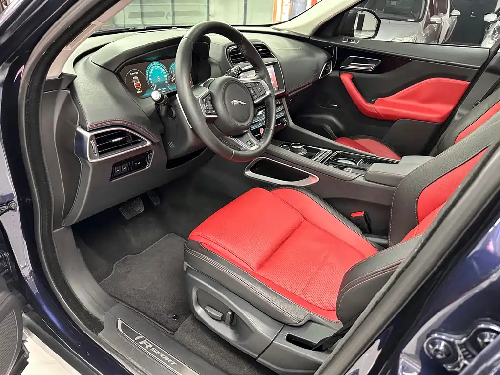 Jaguar F-PACE 2018 — фото 13