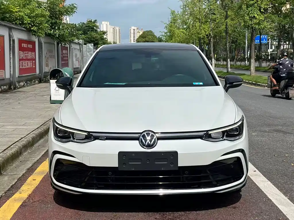 Volkswagen Golf 2024