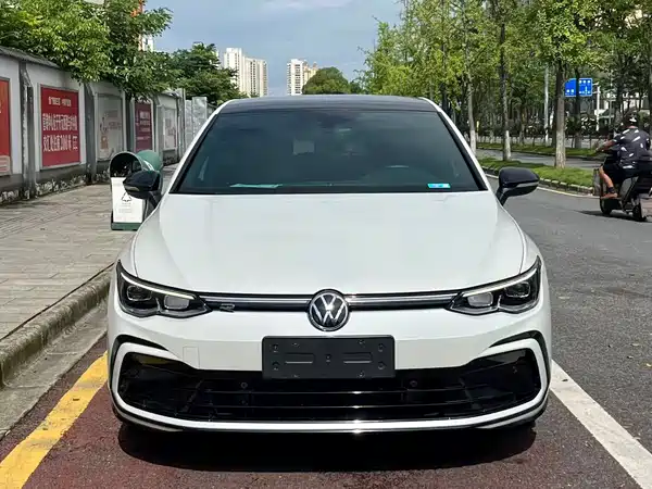 Volkswagen Golf 2024