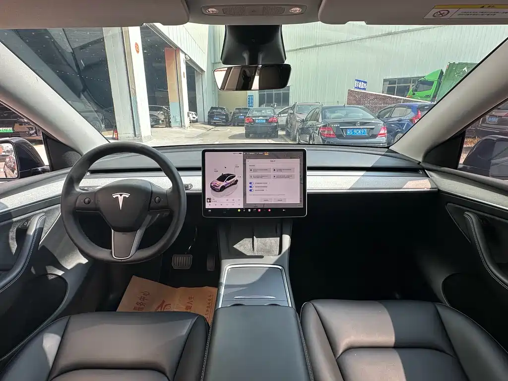 Tesla Model Y 2023 — фото 12