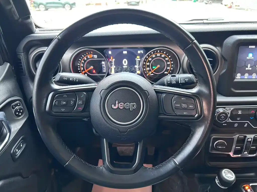 Jeep Wrangler 2020 — фото 12