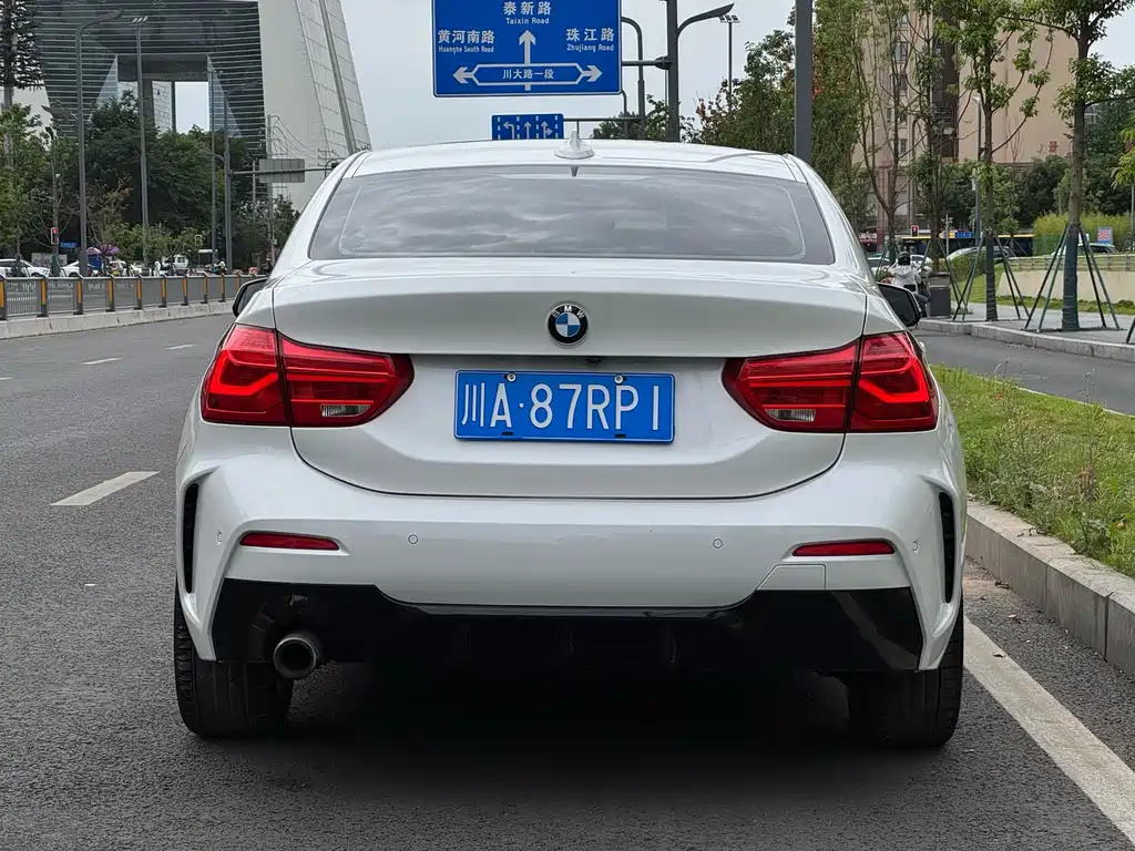BMW 1 Series 2019 — фото 14