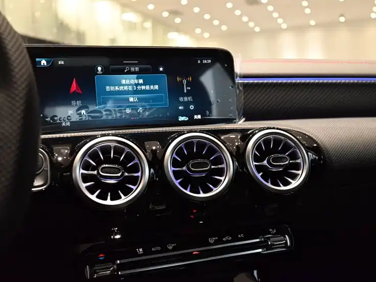 Mercedes-Benz A-Class 2025 — фото 10