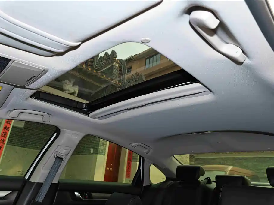 Honda Accord 2023 — фото 19