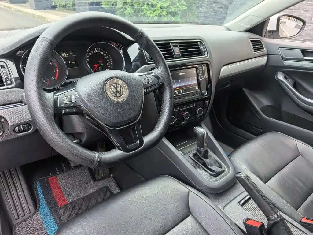 Volkswagen Sagitar 2017