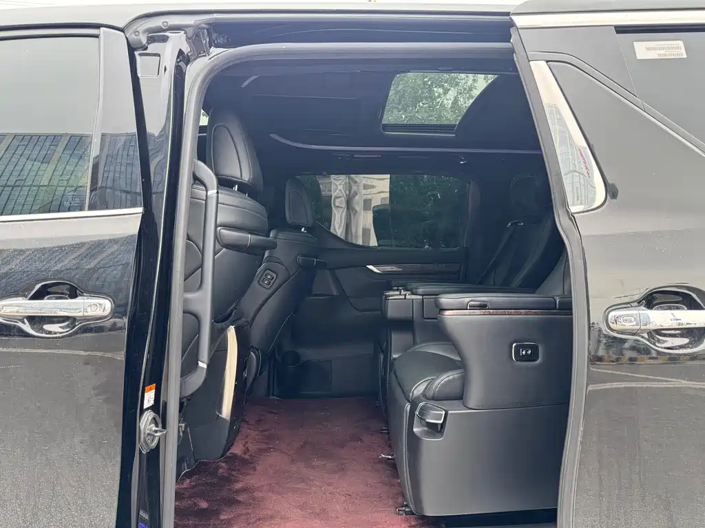 Toyota Vellfire 2023 — фото 9