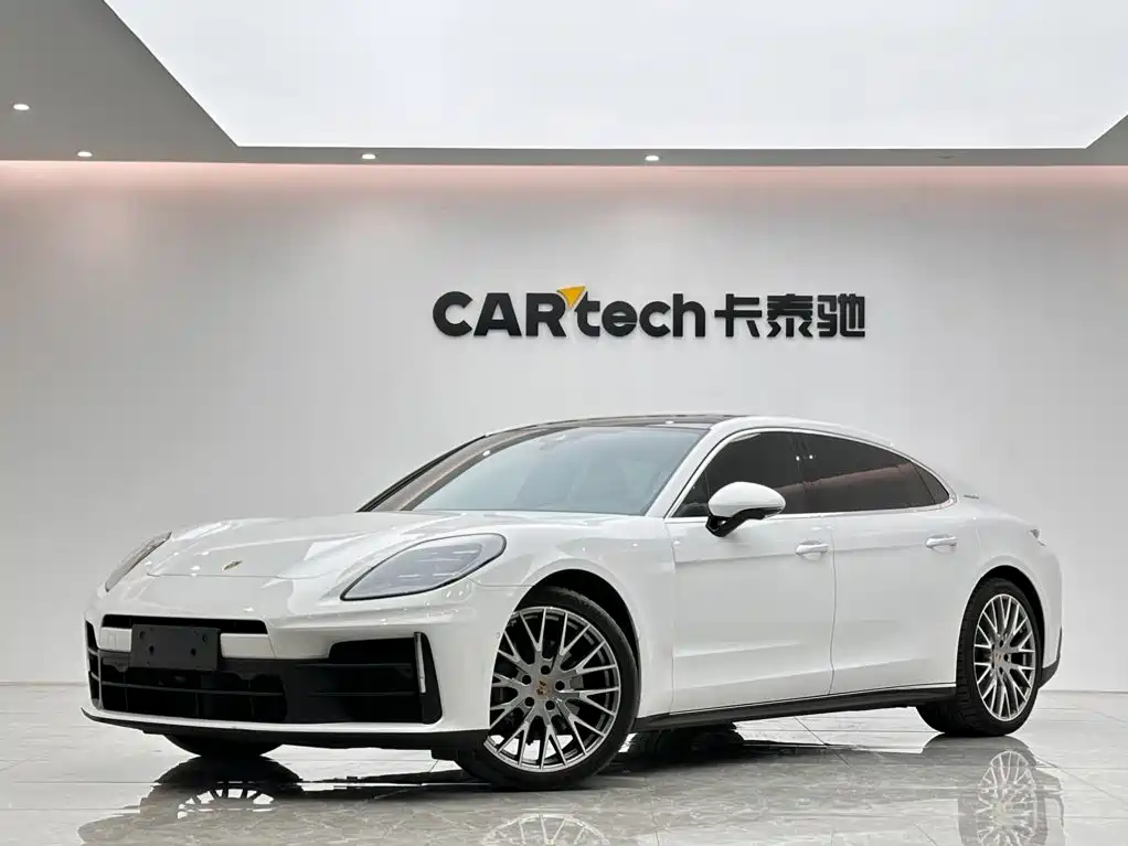Porsche Panamera 2024 — фото 1