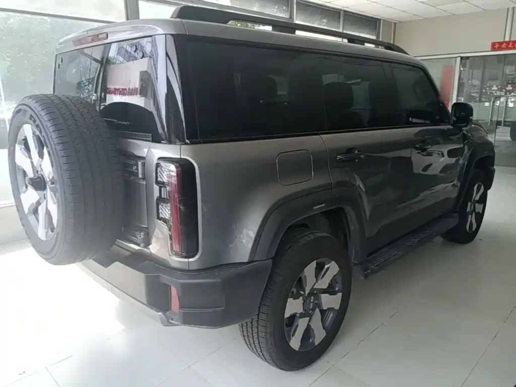 BAIC BJ40 Extended Range 2025 — фото 7