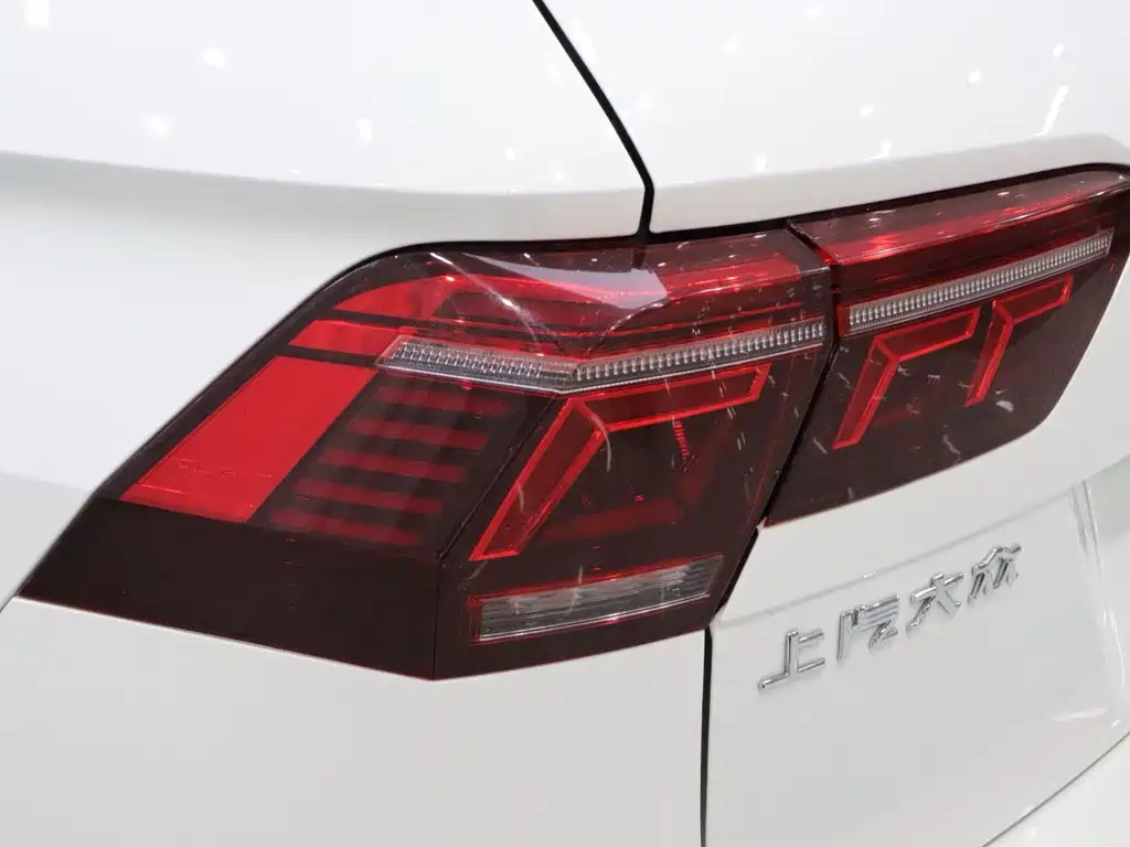 Volkswagen Tiguan L 2021 — фото 17