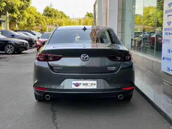 Mazda 3 Axela 2022