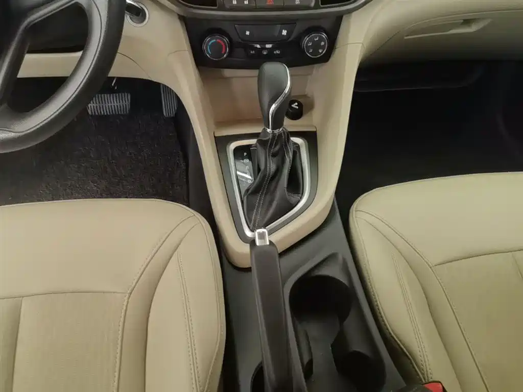 Buick Excelle 2017 — фото 14