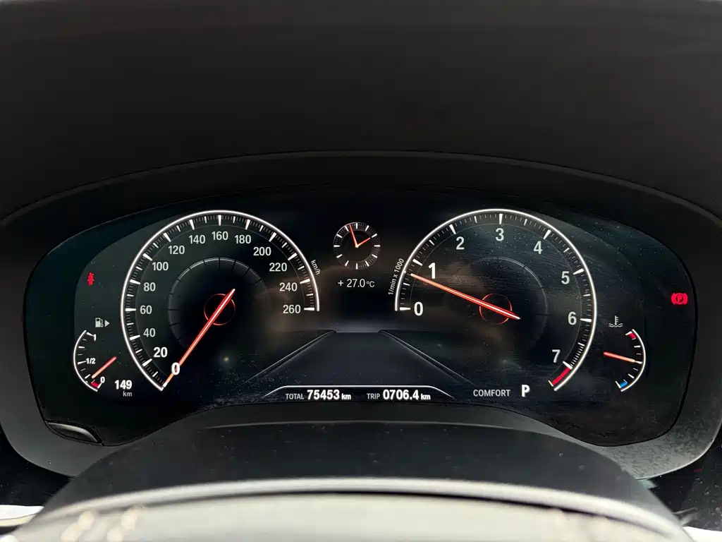BMW 5 Series 2019 — фото 11