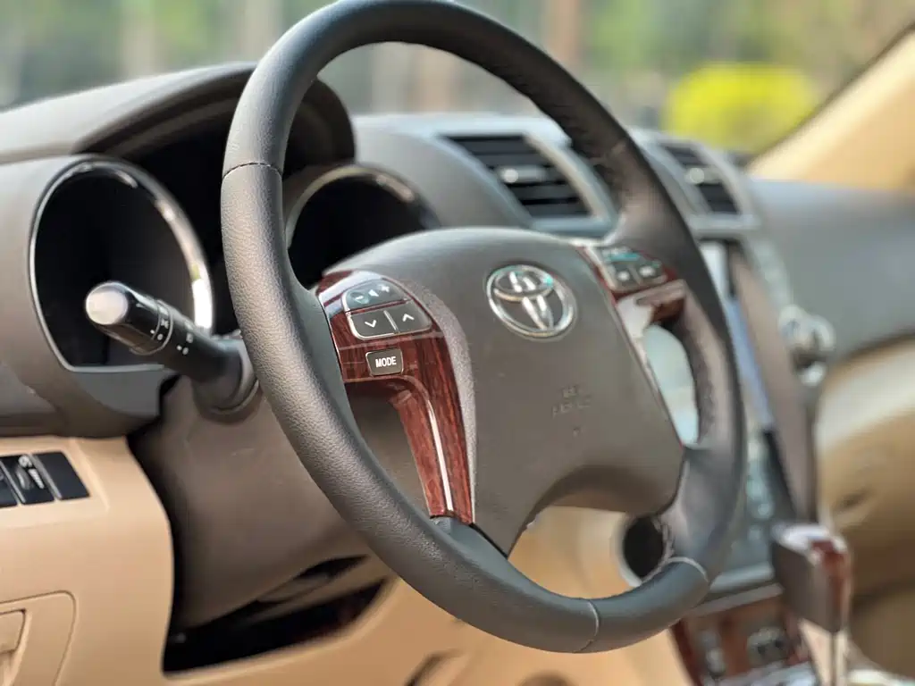 Toyota Highlander 2011 — фото 22