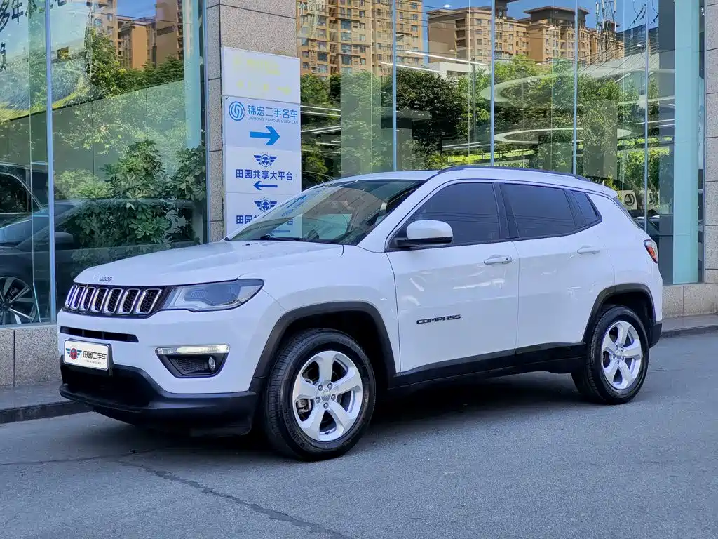 Jeep Compass 2018 — фото 1
