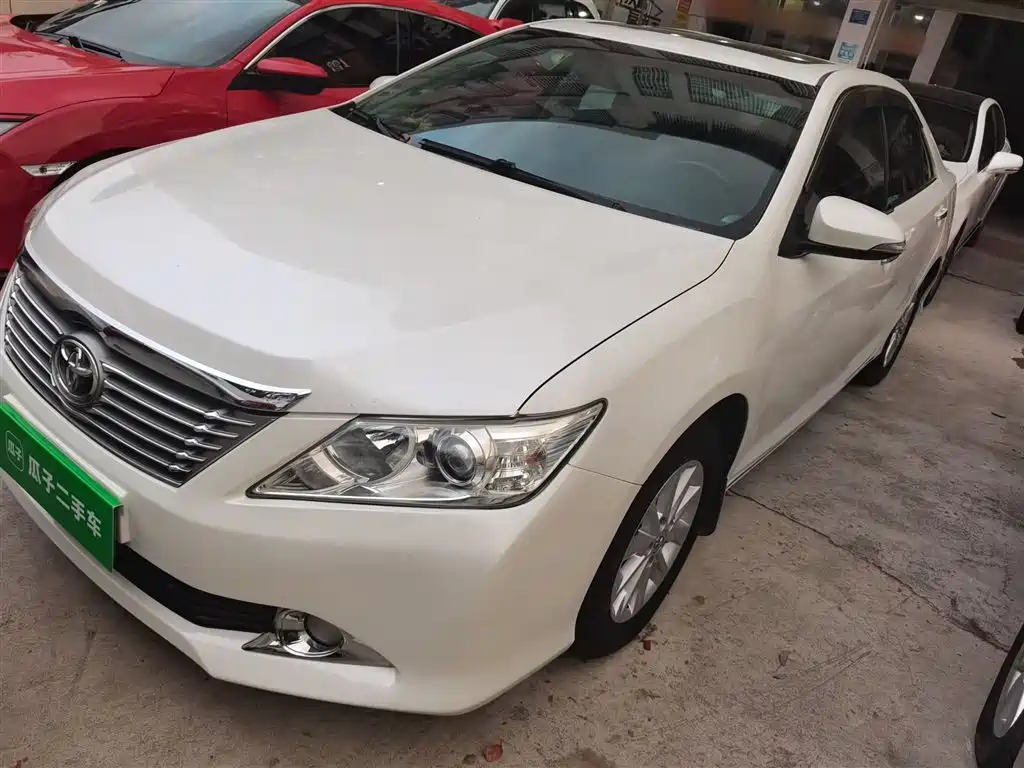 Toyota Camry 2015 — фото 1