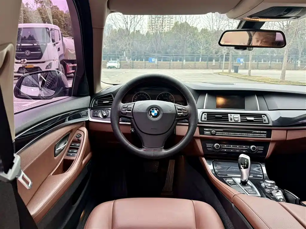 BMW 5 Series 2014 — фото 13