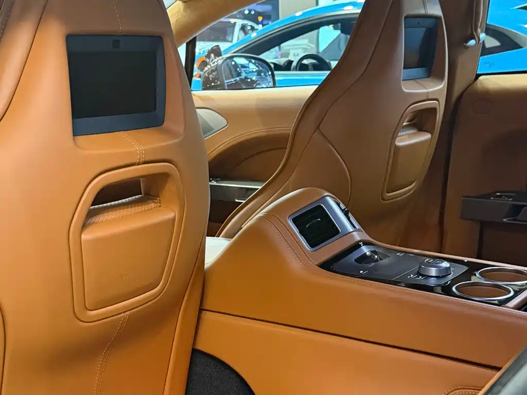 Aston Martin Rapide 2015 — фото 16
