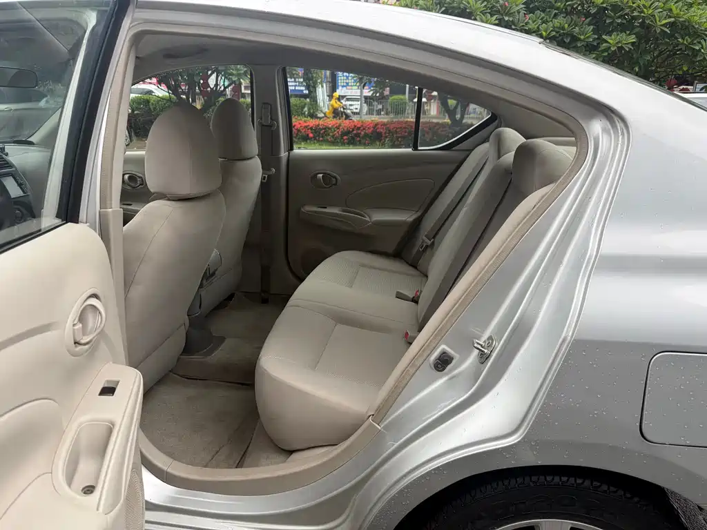 Nissan Sunny 2013 — фото 5