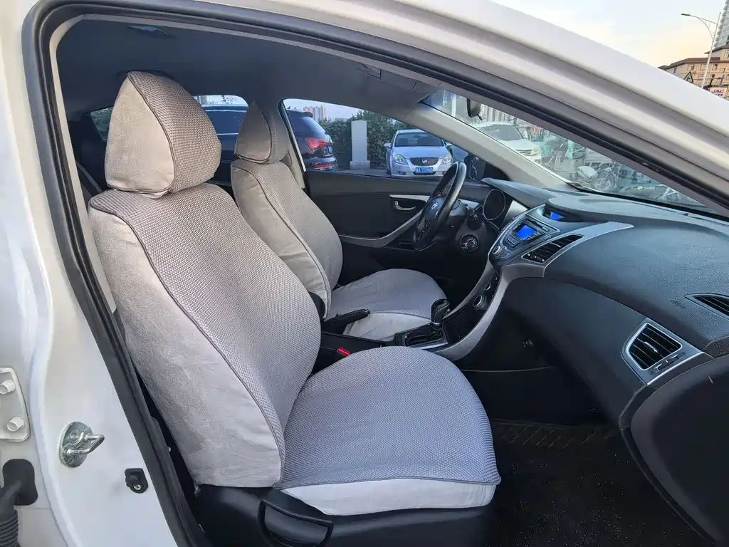 Hyundai Elantra Langdong 2016 — фото 11