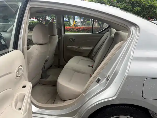 Nissan Sunny 2013