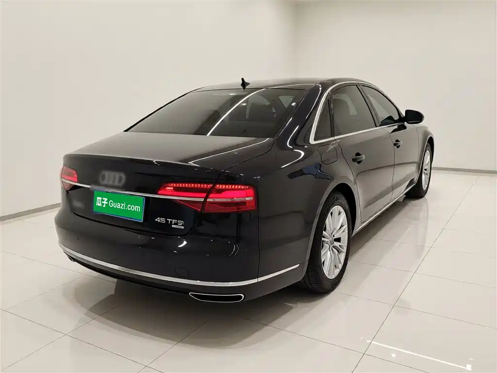 Audi A8 2015 — фото 7