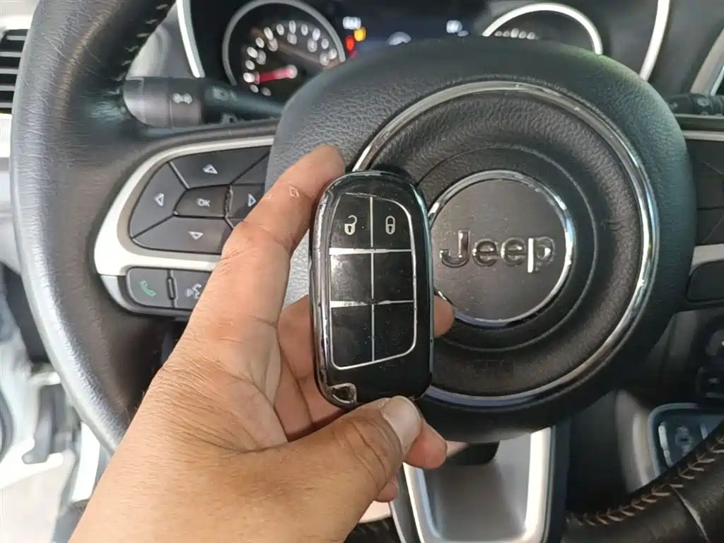 Jeep Compass 2019 — фото 9