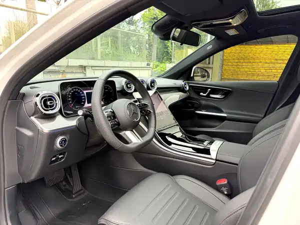 Mercedes-Benz C-Class 2025