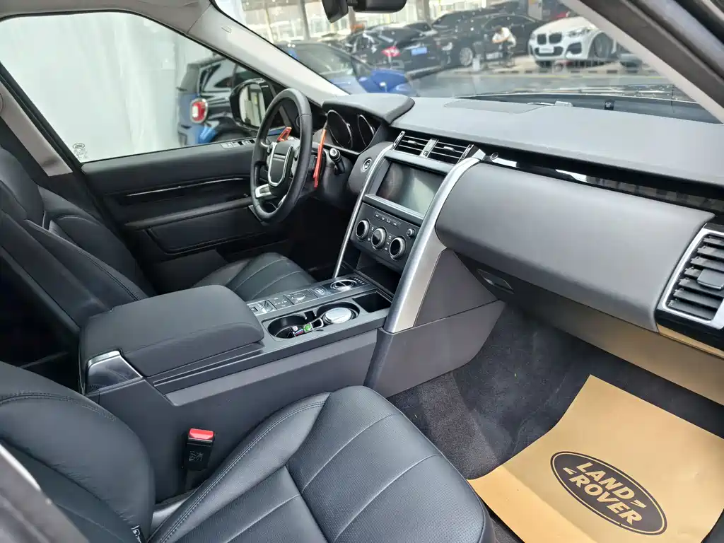 Land Rover Discovery 2019 — фото 7