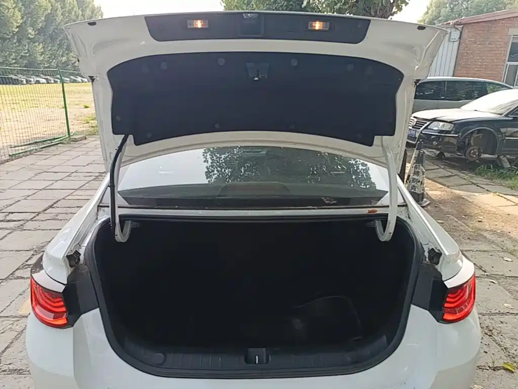 Geely Emgrand L 2022 — фото 19