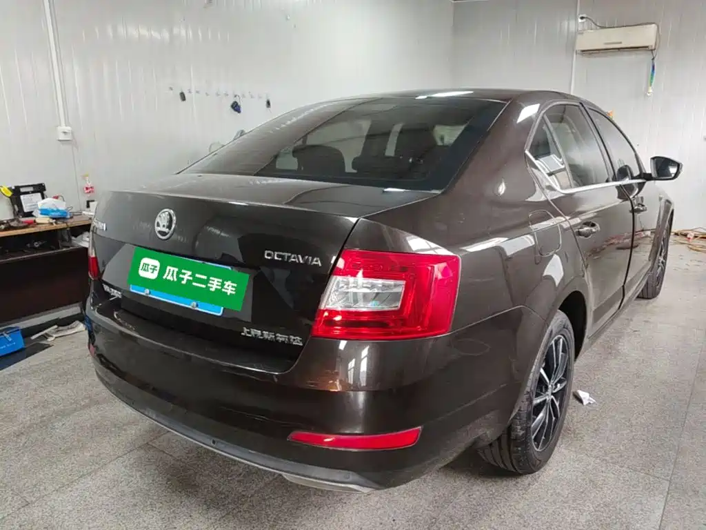 Skoda Octavia 2017 — фото 7